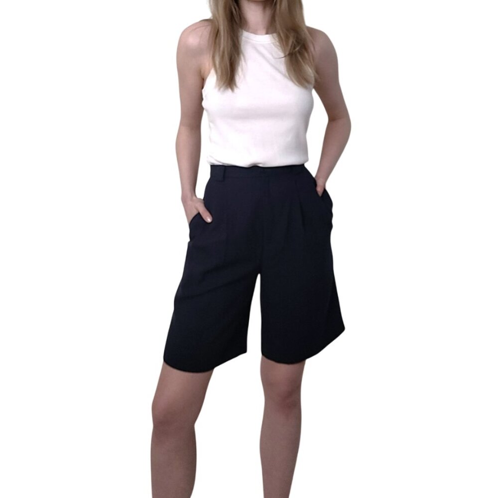 80s VTG Navy Blue Bermuda Short with Pockets size 4, 25" waist